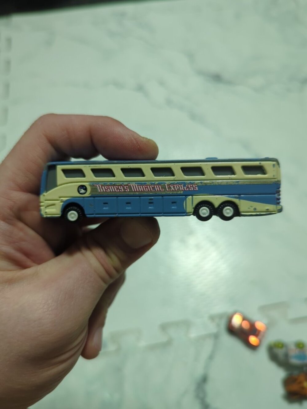 DIECAST DISNEY WORLD Retired Magical Express Transportation Bus